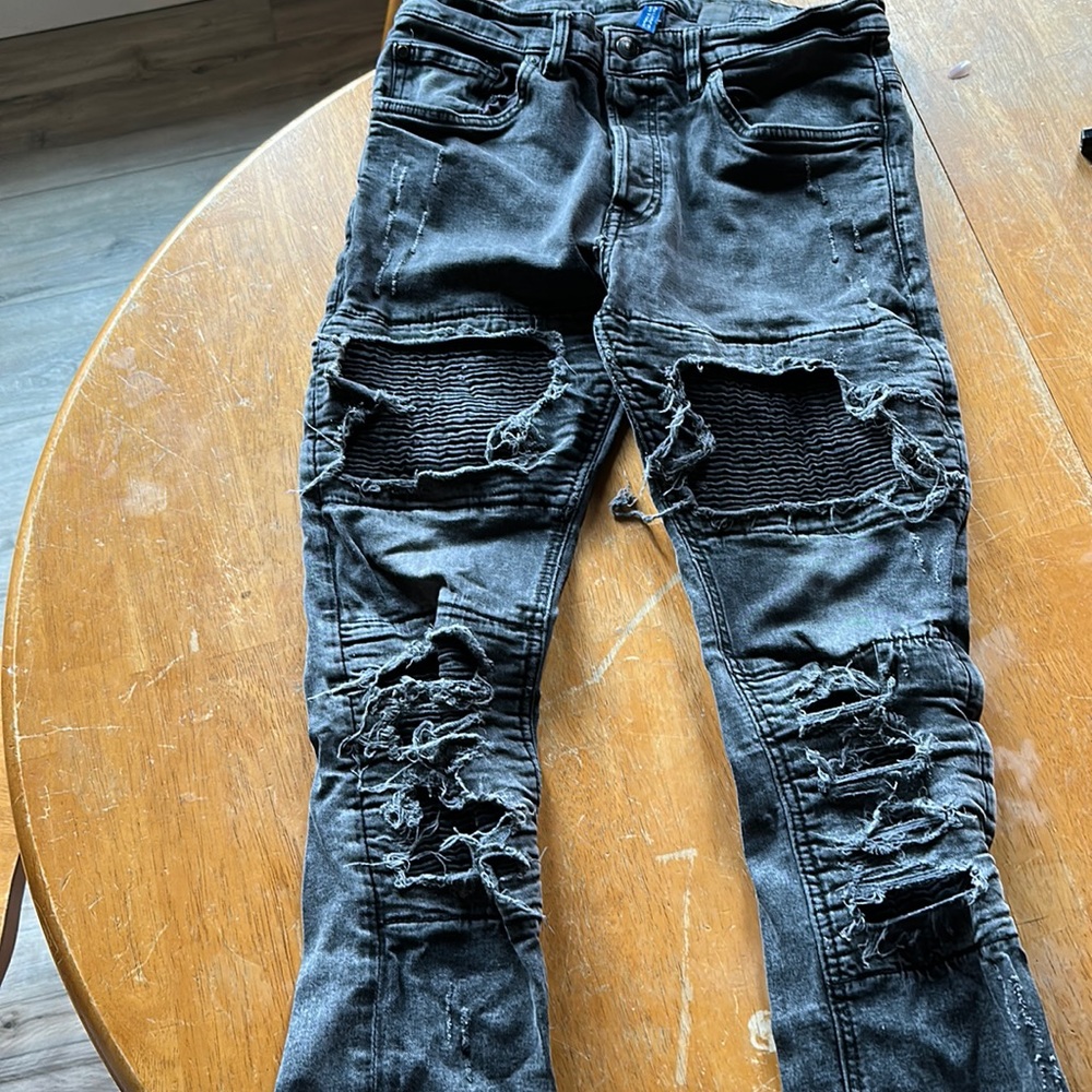 H&M ripped and robbed jeans waist 29 by 30